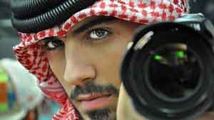 Así es el hombre que Arabia Saudí expulsó por ser demasiado guapo