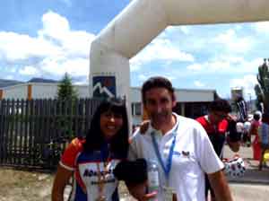 Eva Gil junto a Fernando Escartín en la prueba cicloturista Treparriscos